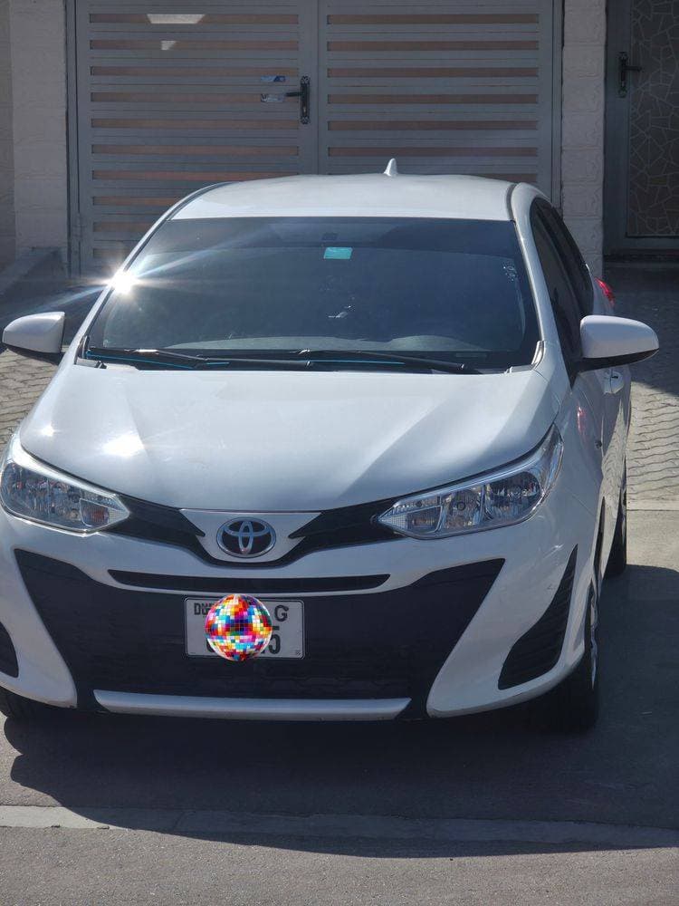 2019 Toyota Yaris thumbnail 2