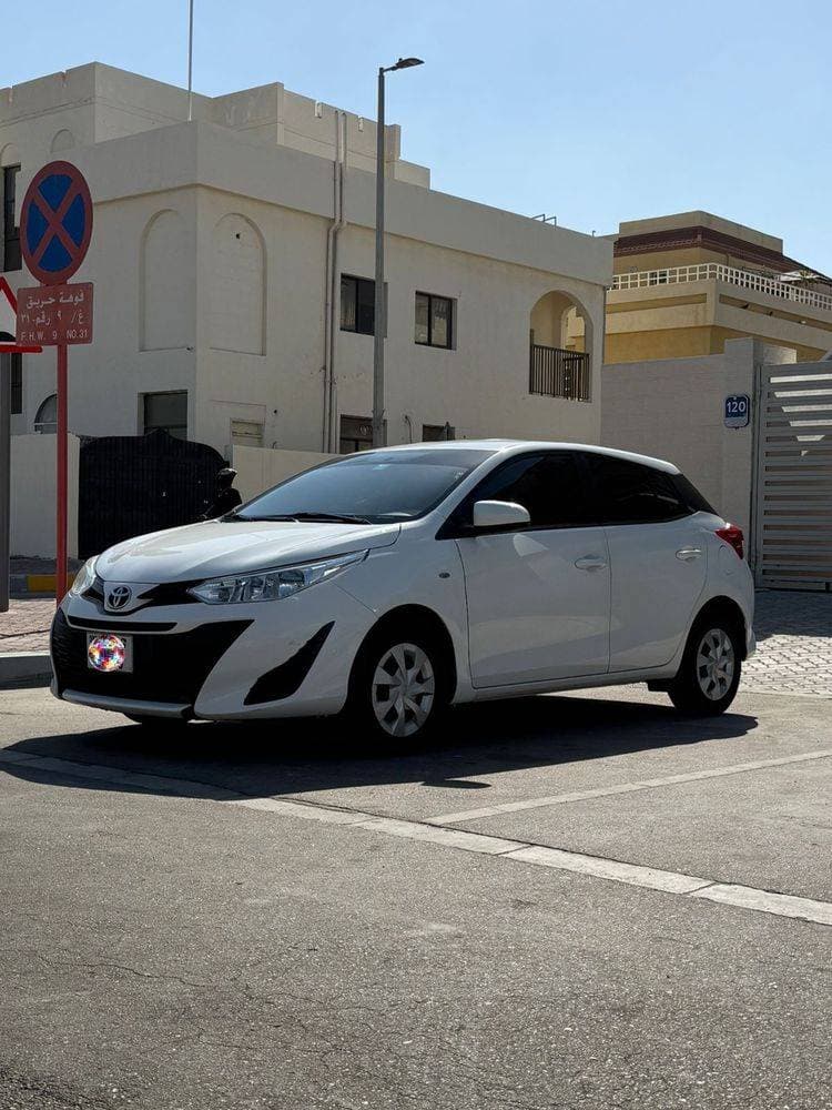 2019 Toyota Yaris thumbnail 3