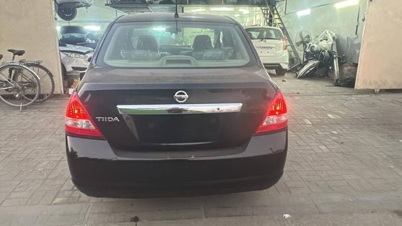 2006 Nissan Tiida thumbnail 2