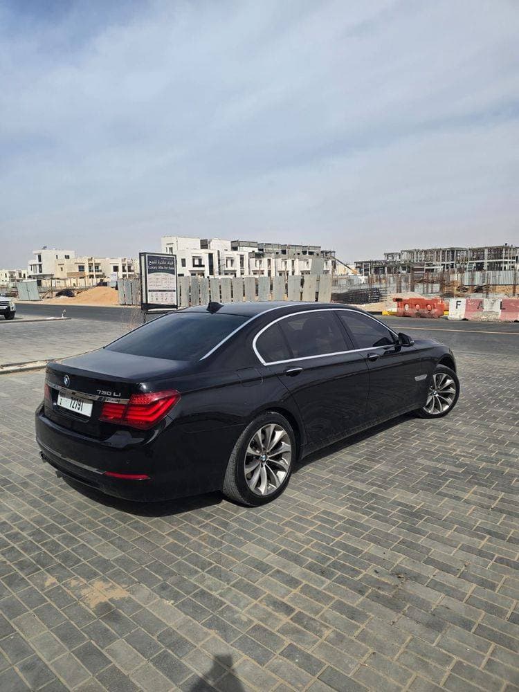 2015 BMW 7 Series thumbnail 3