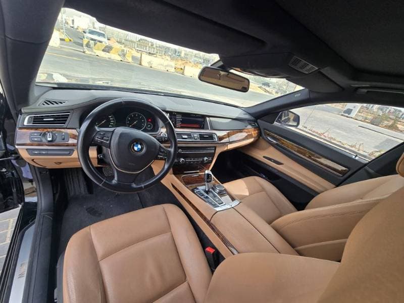 2015 BMW 7 Series thumbnail 4