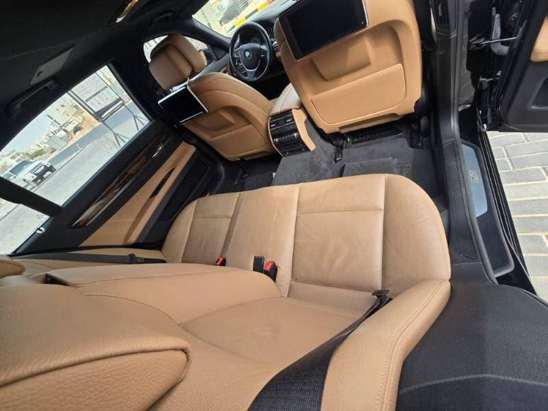 2015 BMW 7 Series thumbnail 5