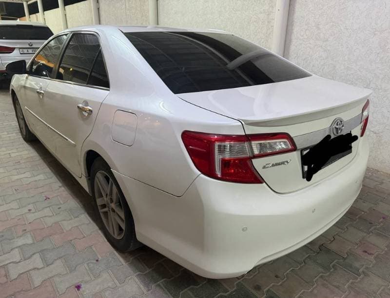 2014 Toyota Camry thumbnail 2