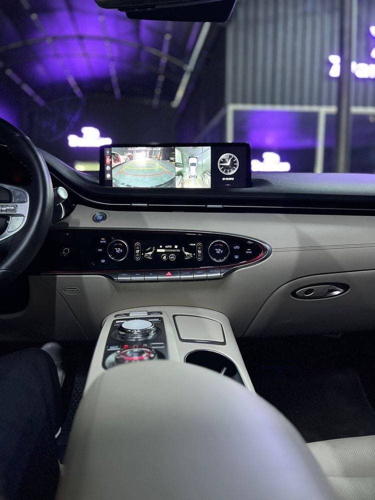 2022 Genesis G70 thumbnail 4