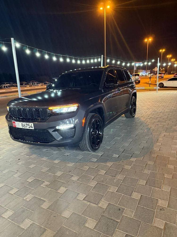 2024 Jeep Grand Cherokee thumbnail 2