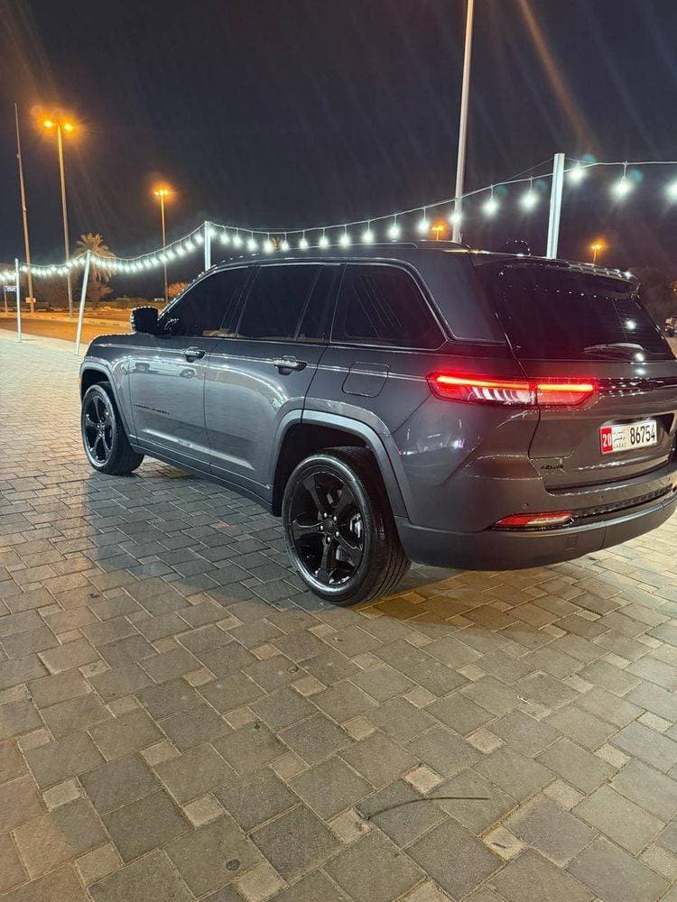 2024 Jeep Grand Cherokee thumbnail 5
