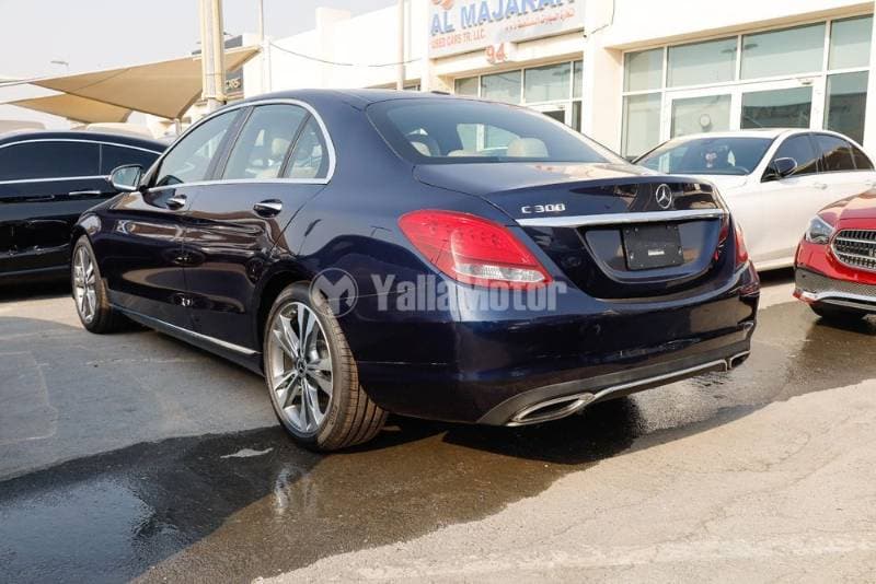 2018 Mercedes-Benz C-Class thumbnail 5