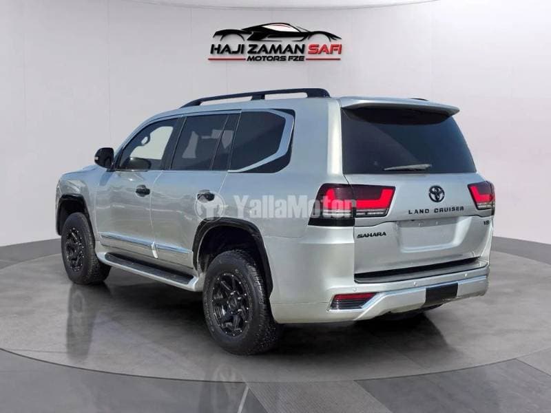 2014 Toyota Land Cruiser thumbnail 4