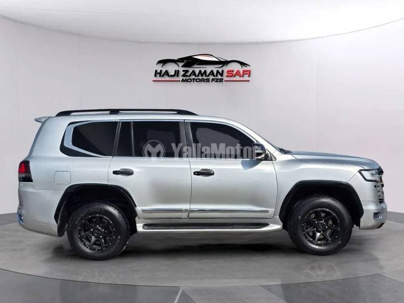 2014 Toyota Land Cruiser thumbnail 7