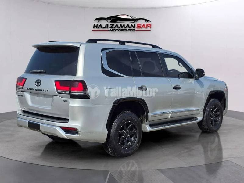 2014 Toyota Land Cruiser thumbnail 6