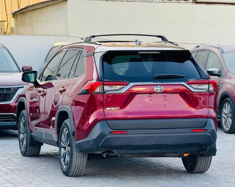 2021 Toyota Rav4 thumbnail 3