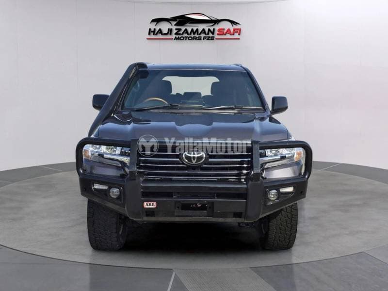 2018 Toyota Land Cruiser thumbnail 2