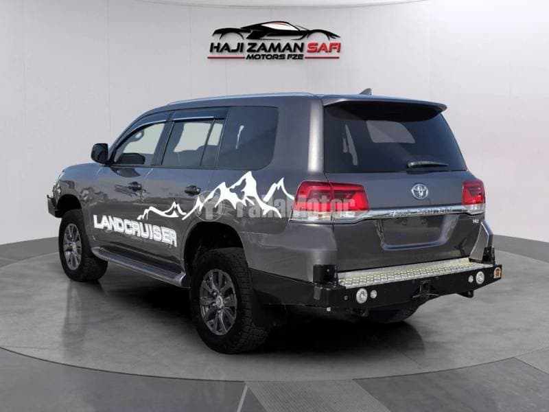 2018 Toyota Land Cruiser thumbnail 7