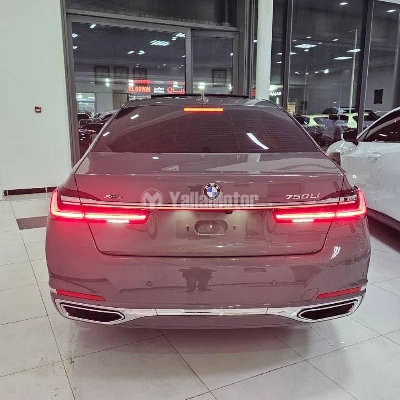 2020 BMW 7 Series thumbnail 3