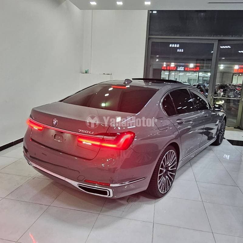 2020 BMW 7 Series thumbnail 2