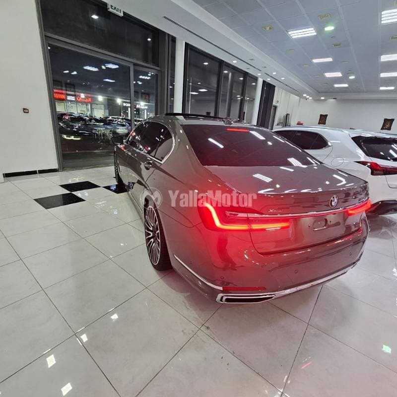 2020 BMW 7 Series thumbnail 4