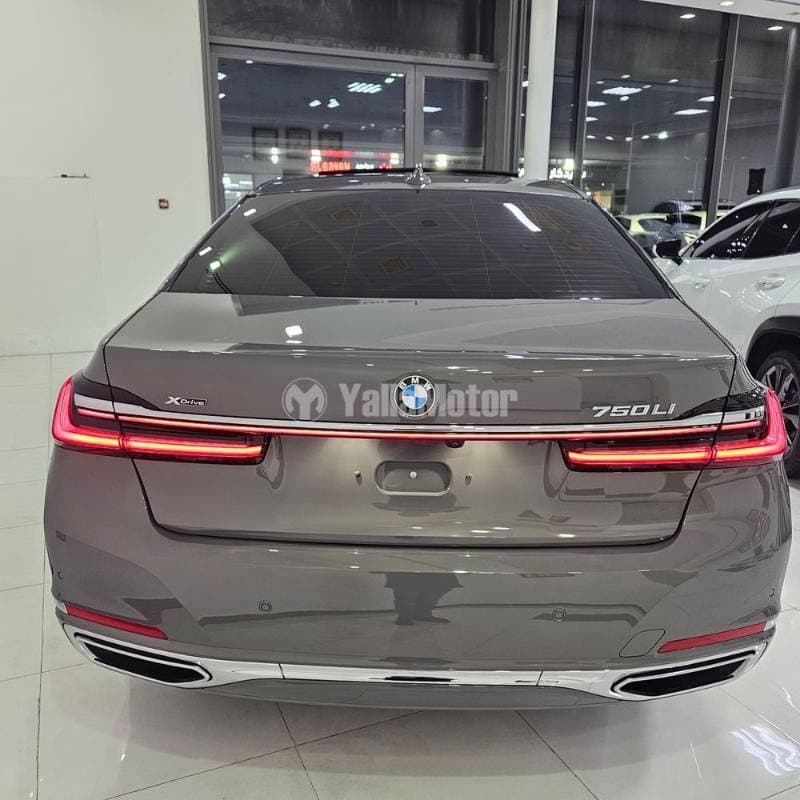 2020 BMW 7 Series thumbnail 6