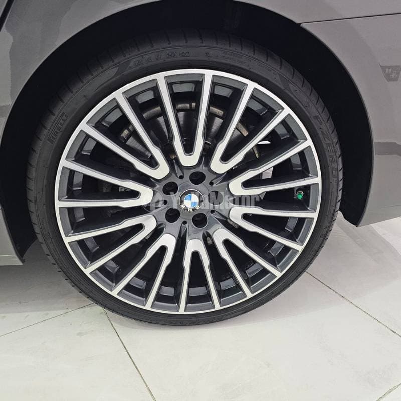 2020 BMW 7 Series thumbnail 8