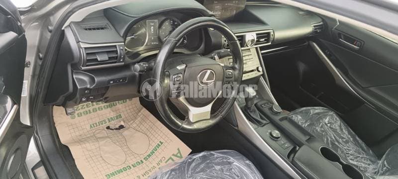 2020 Lexus IS 300 thumbnail 9