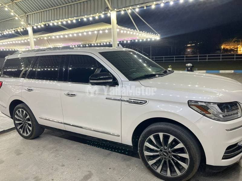 2019 Lincoln Navigator thumbnail 4