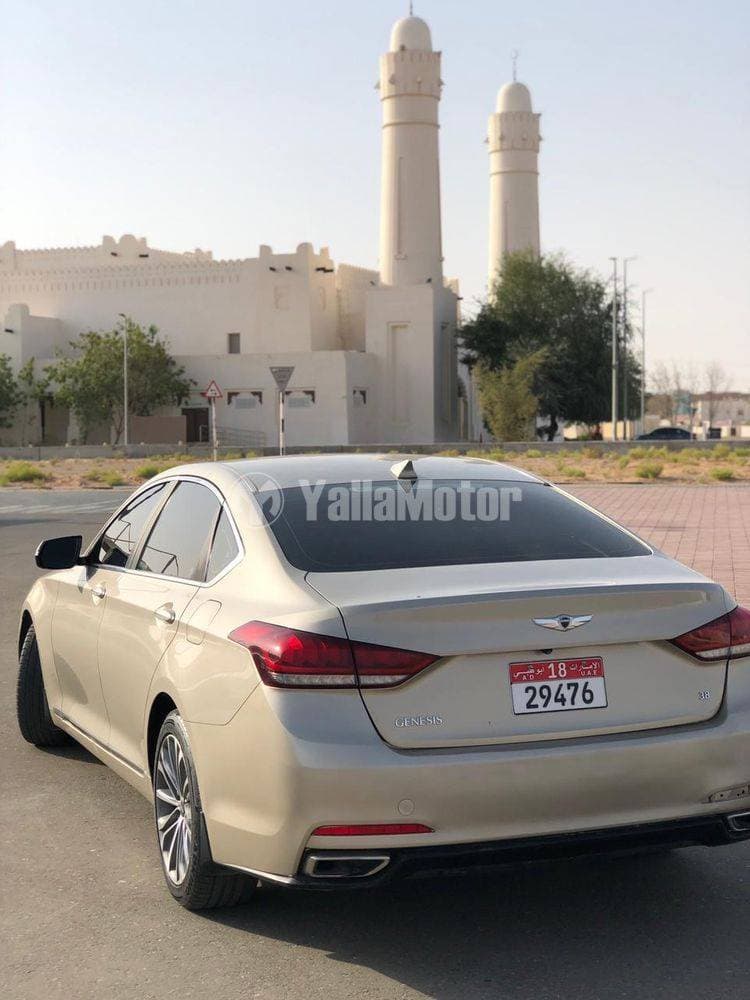 2015 Hyundai Genesis thumbnail 2