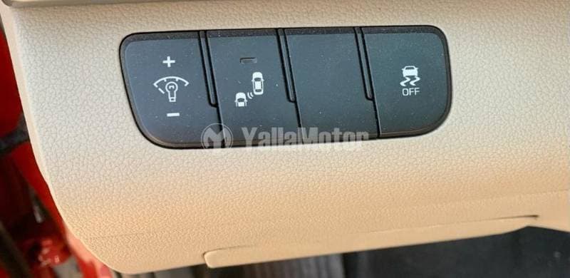 2018 Hyundai Elantra thumbnail 4