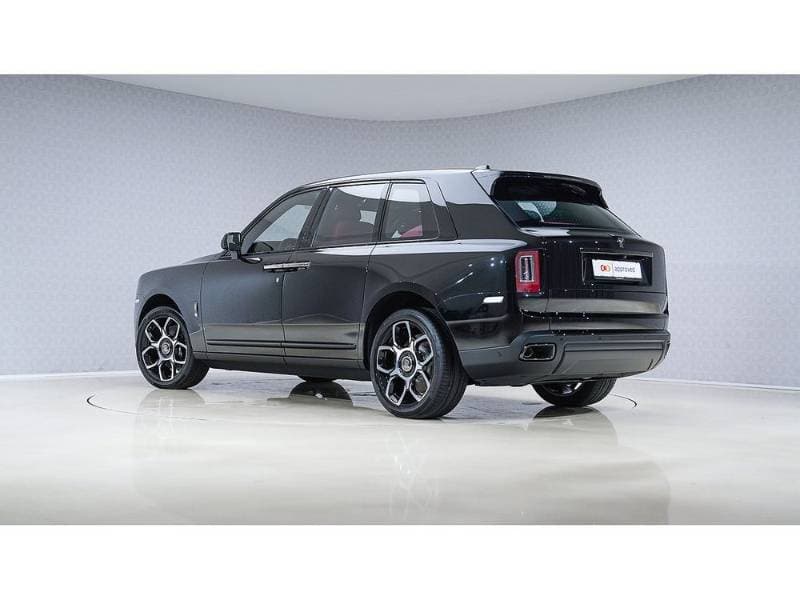 2024 Rolls Royce Cullinan thumbnail 2