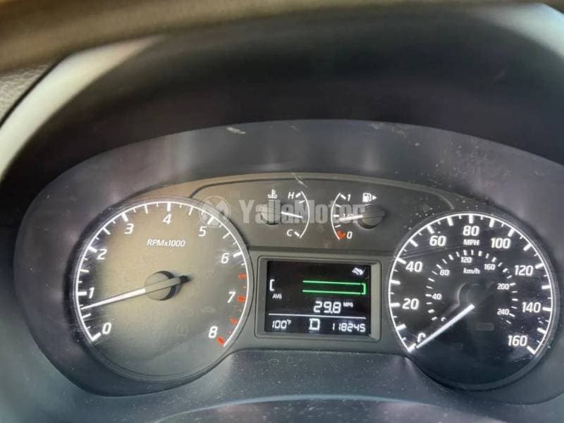 2017 Nissan Sentra thumbnail 2