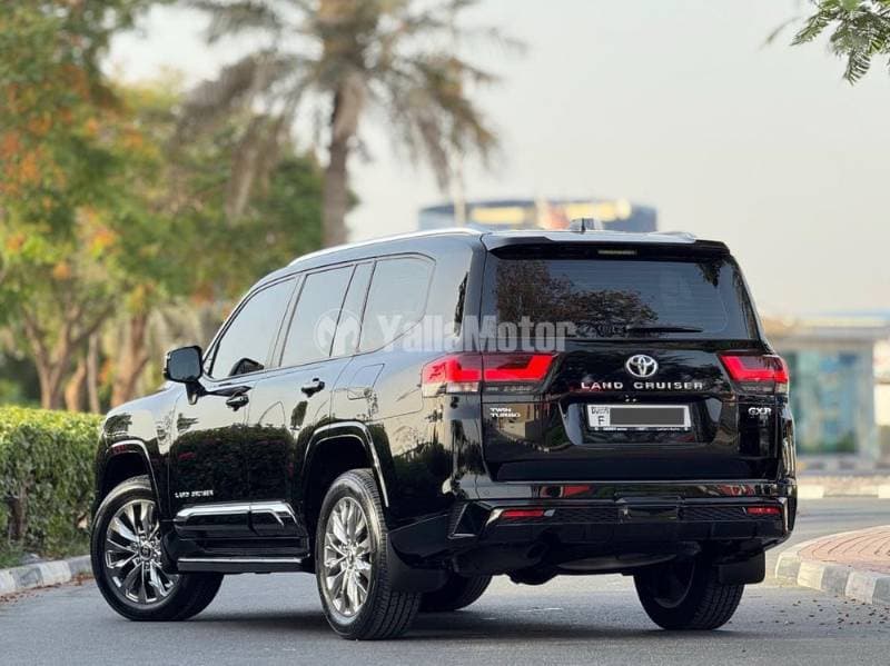 2024 Toyota Land Cruiser thumbnail 6