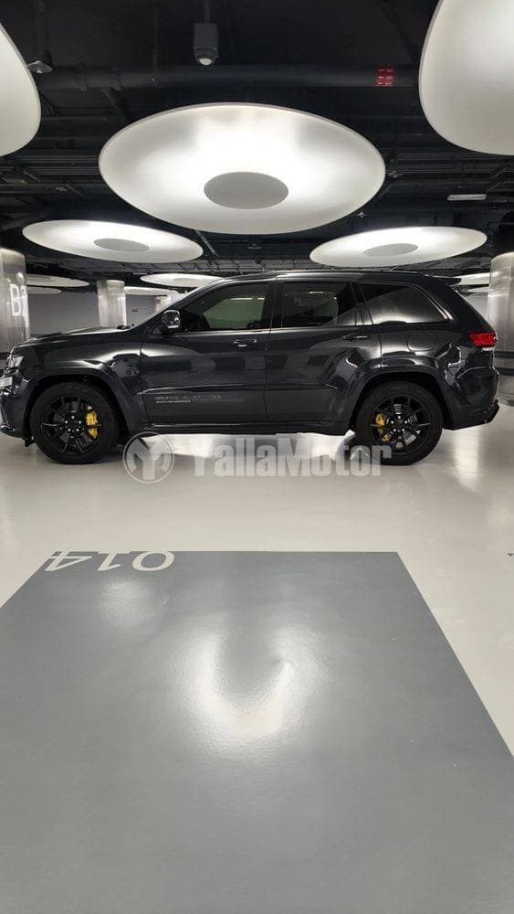 2018 Jeep Grand Cherokee thumbnail 3