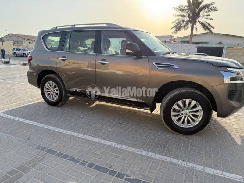 2018 Nissan Patrol thumbnail 3