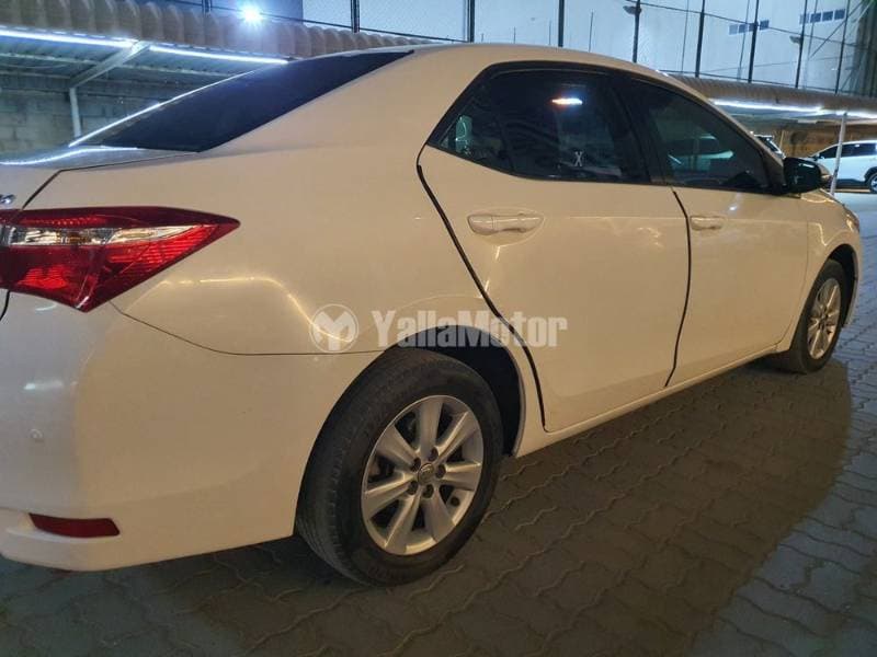 2015 Toyota Corolla thumbnail 5