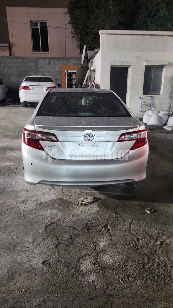 2015 Toyota Camry thumbnail 4