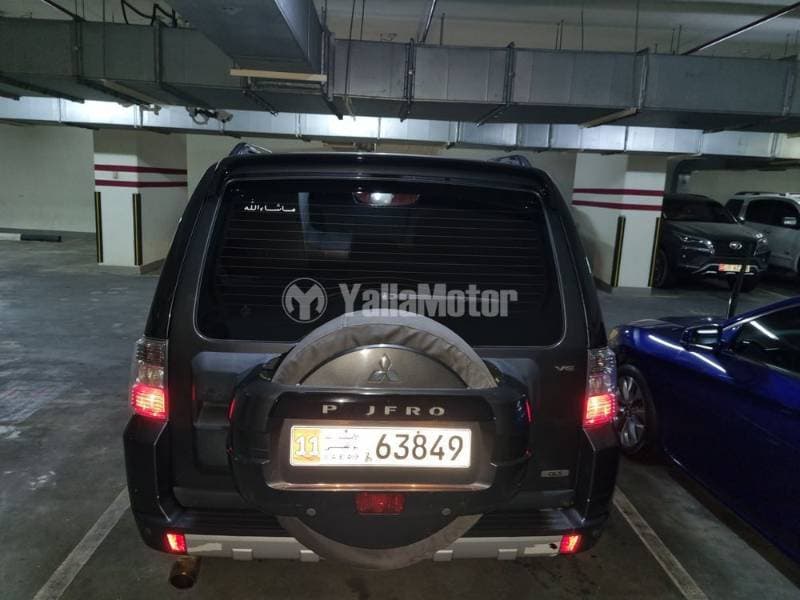 2012 Mitsubishi Pajero thumbnail 2