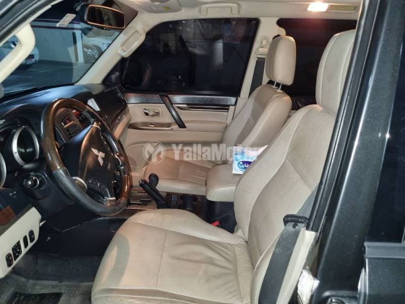 2012 Mitsubishi Pajero thumbnail 4