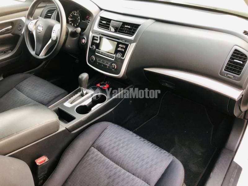 2017 Nissan Altima thumbnail 8