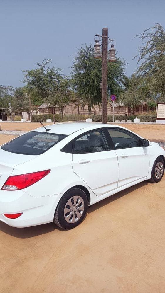 2015 Hyundai Accent thumbnail 4
