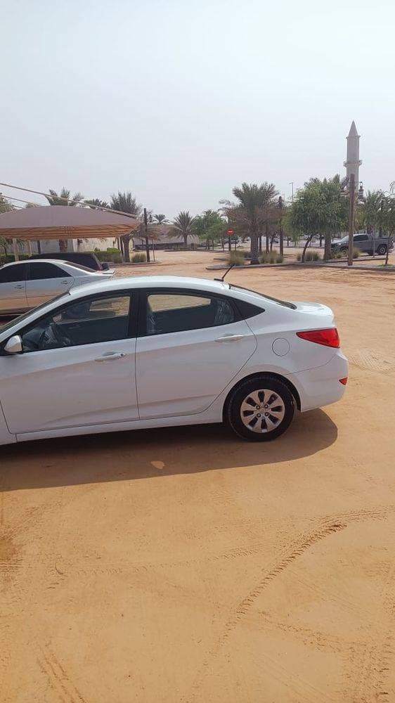 2015 Hyundai Accent thumbnail 2