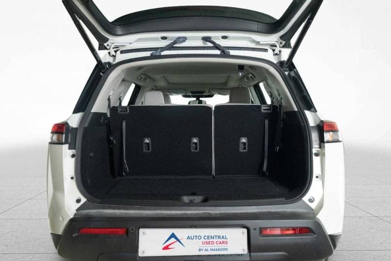 2024 Nissan Pathfinder thumbnail 9