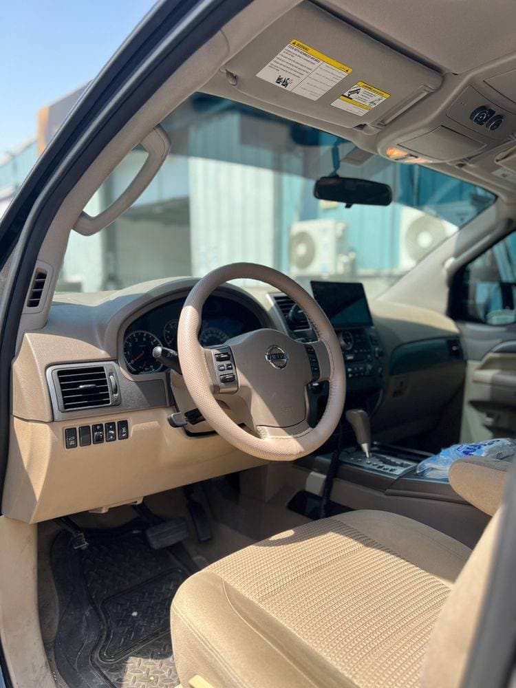 2010 Nissan Armada thumbnail 2