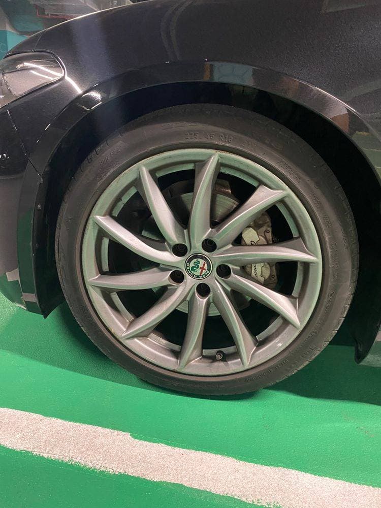 2018 Alfa Romeo Giulia thumbnail 4
