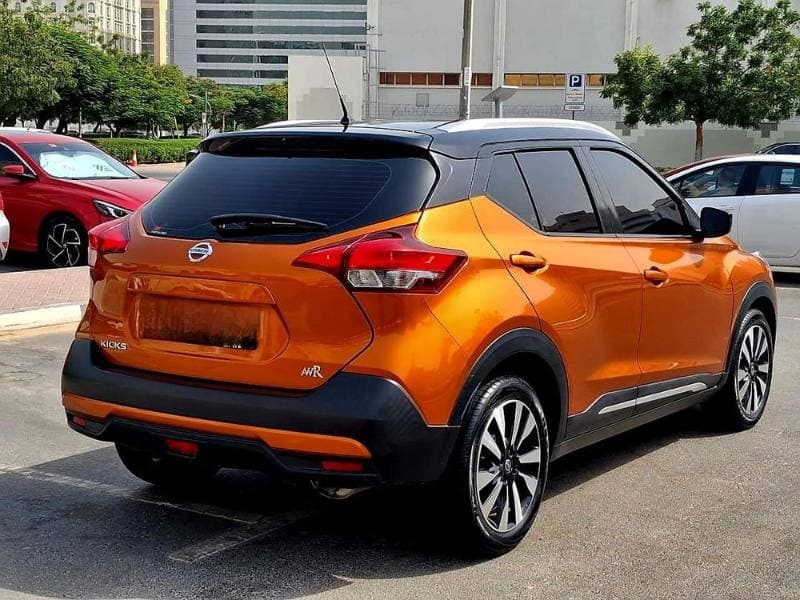 2019 Nissan Kicks thumbnail 2