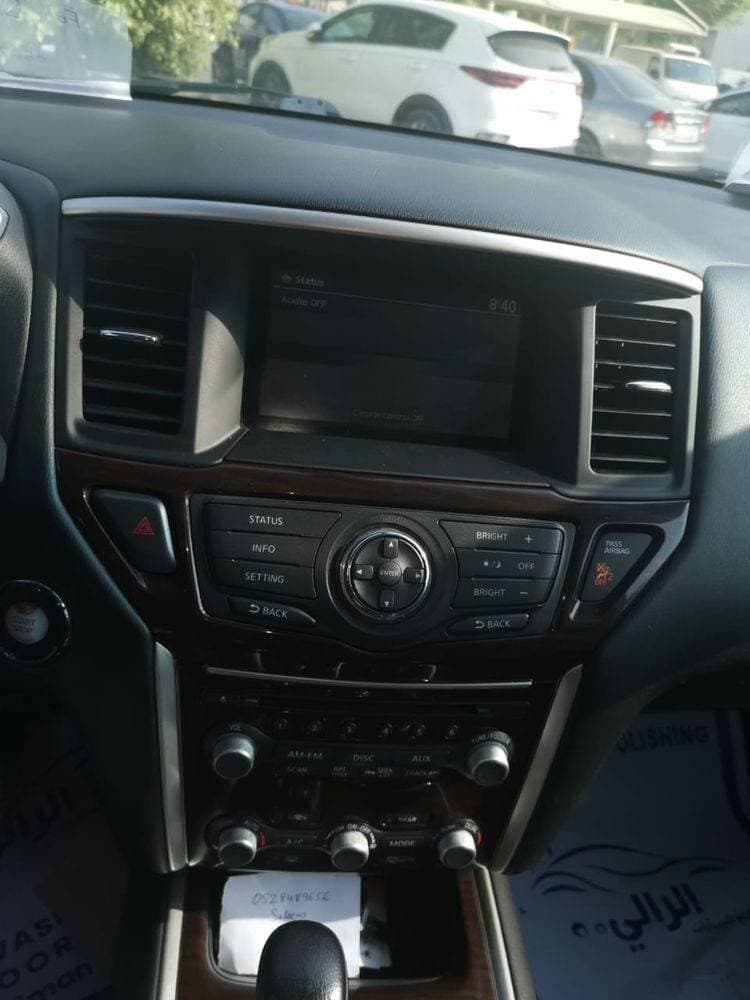 2013 Nissan Pathfinder thumbnail 4