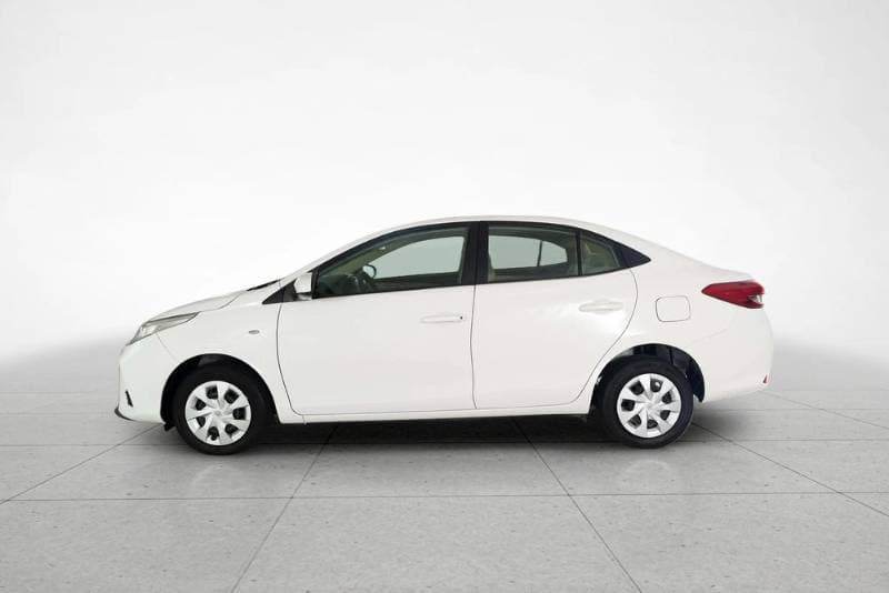2022 Toyota Yaris thumbnail 3