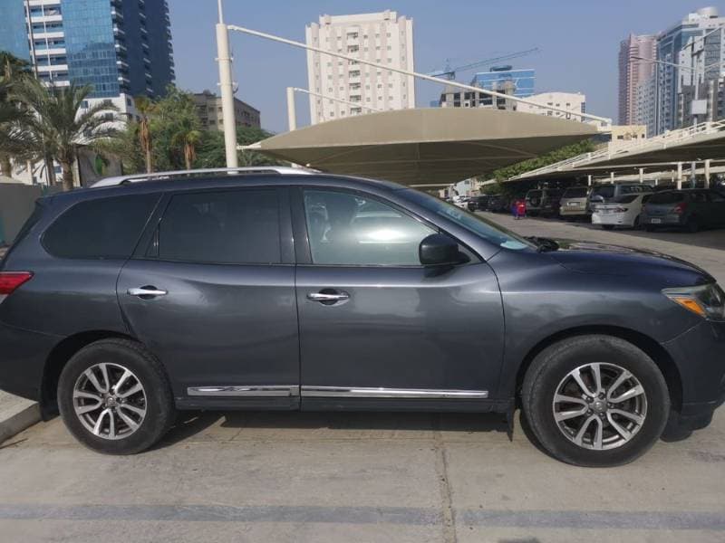 2013 Nissan Pathfinder thumbnail 2