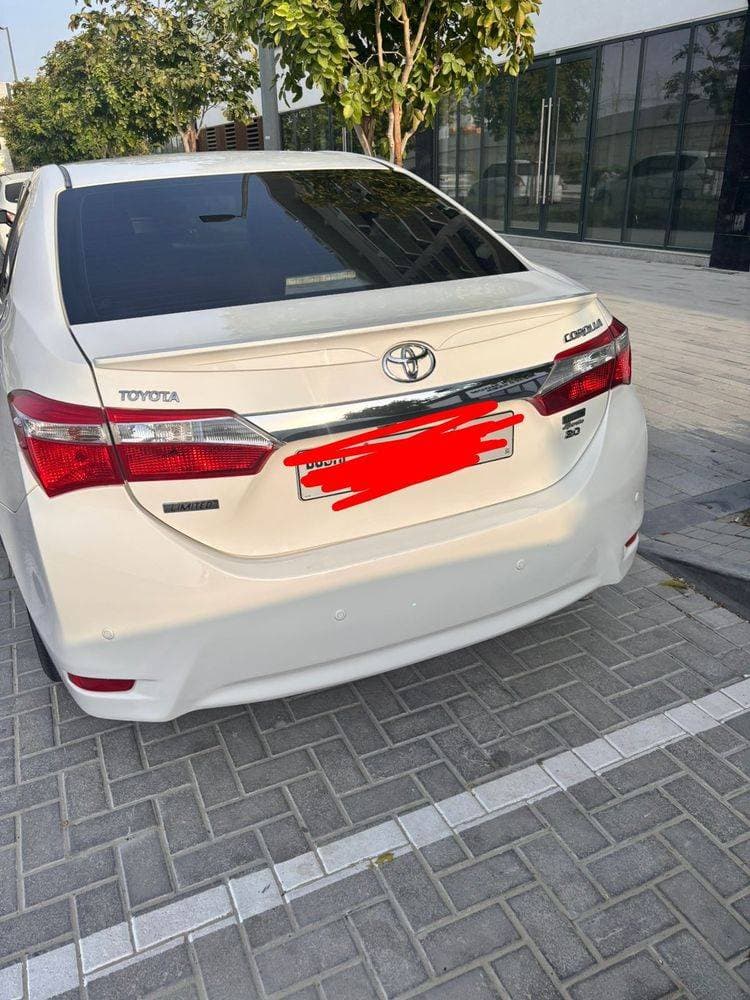 2015 Toyota Corolla thumbnail 3