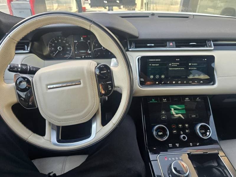 2020 Land Rover Range Rover Velar thumbnail 4