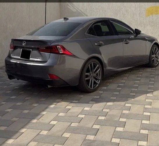 2015 Lexus IS 350 thumbnail 4