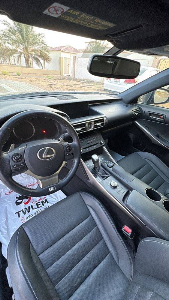 2015 Lexus IS 350 thumbnail 5