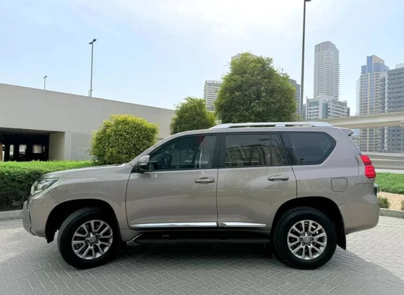 2018 Toyota Land Cruiser Prado thumbnail 4